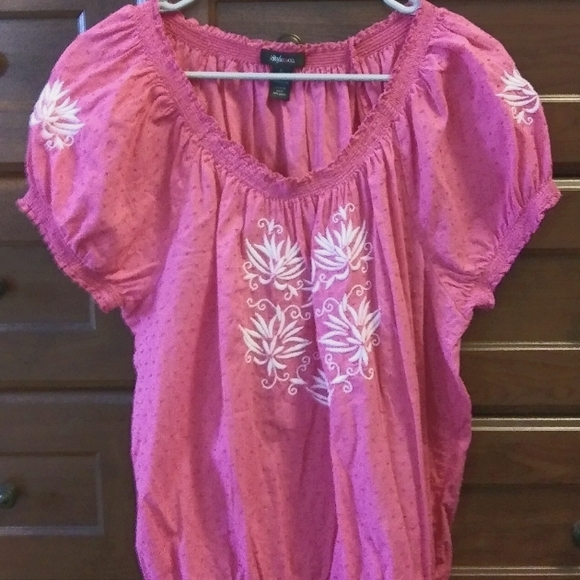 Style & Co. Tops - 💥SALE💥2 FIR $16💥Style & Co Top Short Sleeve Elastic/Decoration L
